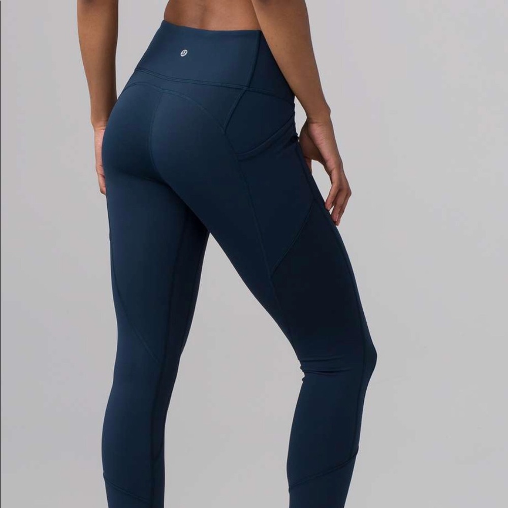 Lululemon - All the right places!! 🌟🌟
